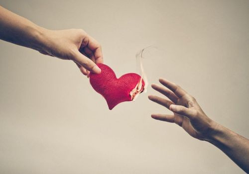 离婚后财产能否再分配，法律怎样规定